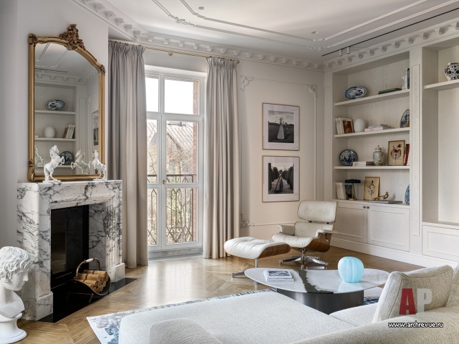 Фото интерьера гостиной квартиры в стиле неоклассика