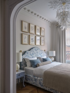 Фото интерьера спальни квартиры в стиле неоклассика 
