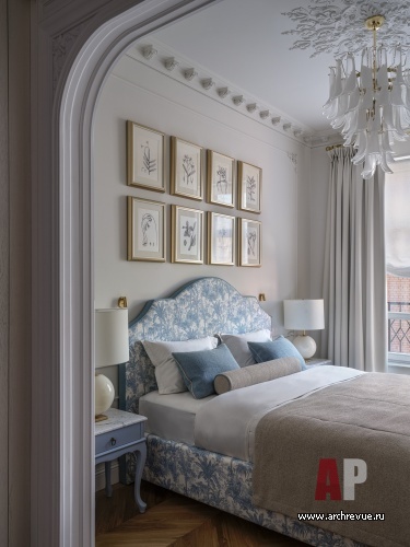 Фото интерьера спальни квартиры в стиле неоклассика
