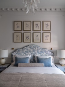 Фото интерьера спальни квартиры в стиле неоклассика 