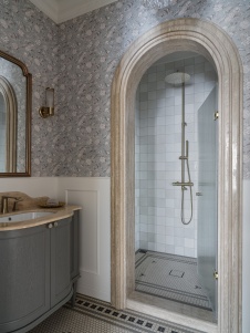 Фото интерьера санузла квартиры в стиле неоклассика