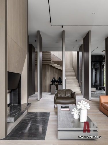 Фото лестничного холла дома в современном стиле 