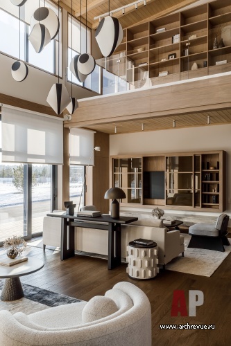 Фото интерьера гостиной дома в стиле неоклассика