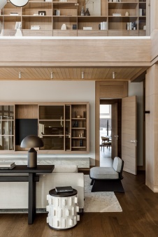 Фото интерьера гостиной дома в стиле неоклассика