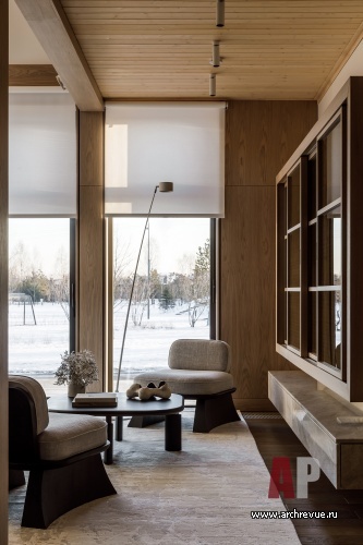 Фото интерьера гостиной дома в стиле неоклассика