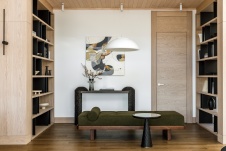 Фото интерьера гостиной дома в стиле неоклассика