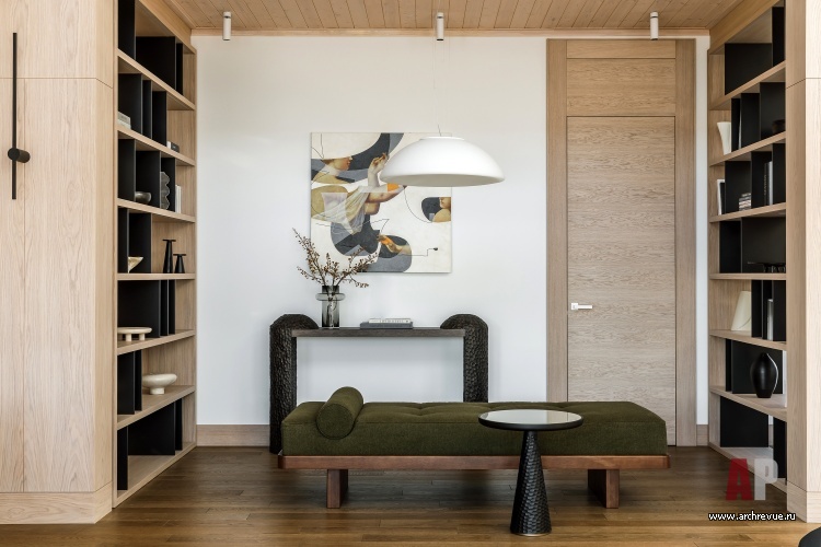 Фото интерьера гостиной дома в стиле неоклассика