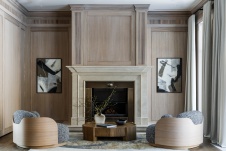 Фото интерьера каминной дома в стиле неоклассика