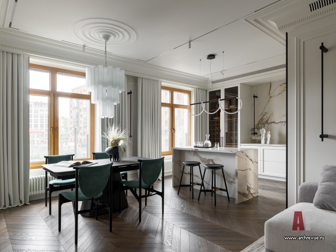 Фото интерьера кухни квартиры в стиле неоклассика 