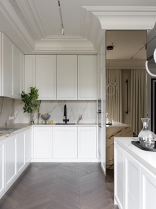 Фото интерьера кухни квартиры в стиле неоклассика 