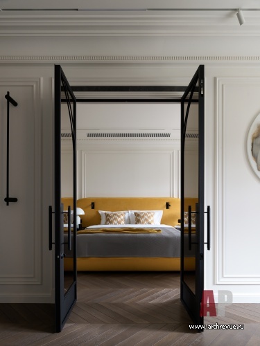 Фото интерьера спальни квартиры в стиле неоклассика 