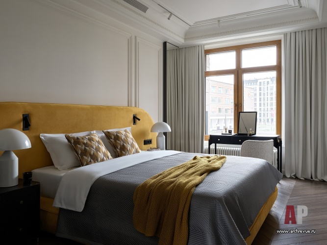 Фото интерьера спальни квартиры в стиле неоклассика 