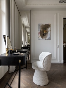 Фото интерьера спальни квартиры в стиле неоклассика 