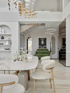 Фото интерьера столовой дома в стиле фьюжн