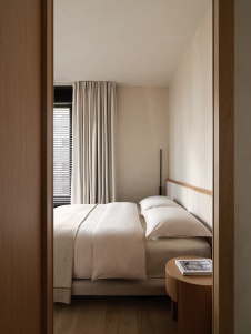 Фото интерьера спальни квартиры в современном стиле 