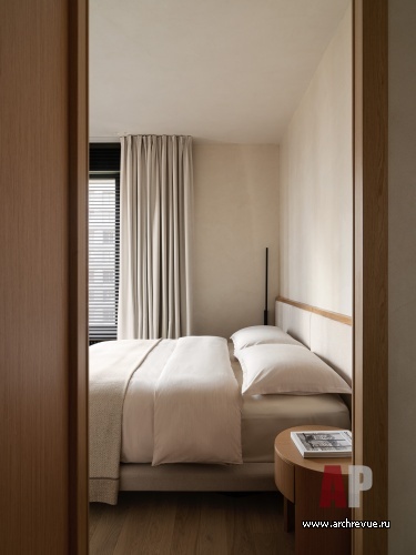 Фото интерьера спальни квартиры в современном стиле