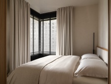 Фото интерьера спальни квартиры в современном стиле 