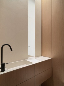 Фото интерьера гостевого санузла квартиры в современном стиле 