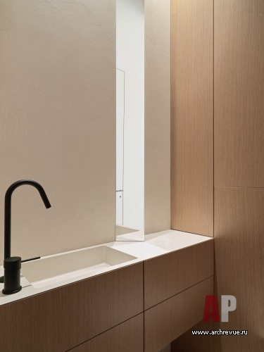 Фото интерьера гостевого санузла квартиры в современном стиле