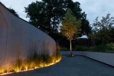 Бионический дом с зеленой кровлей 