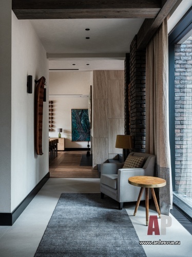 Фото интерьера входной зоны дома в стиле фьюжн