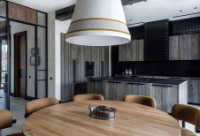Фото интерьера кухни дома в стиле фьюжн