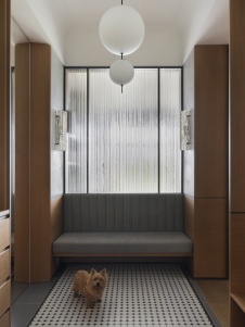 Фото интерьера входной зоны квартиры в стиле неоклассика