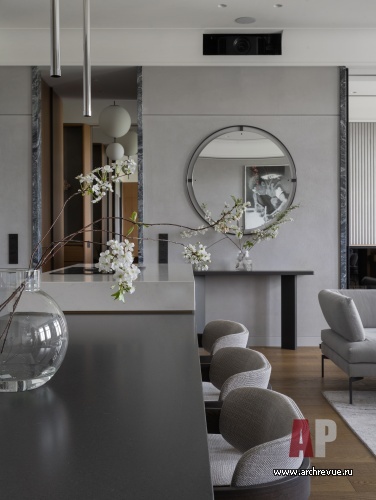 Фото интерьера столовой квартиры в стиле неоклассика