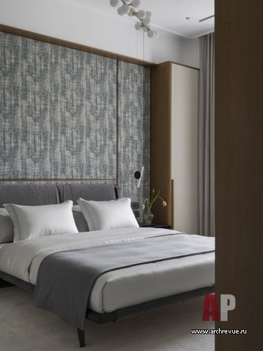 Фото интерьера спальни квартиры в стиле неоклассика