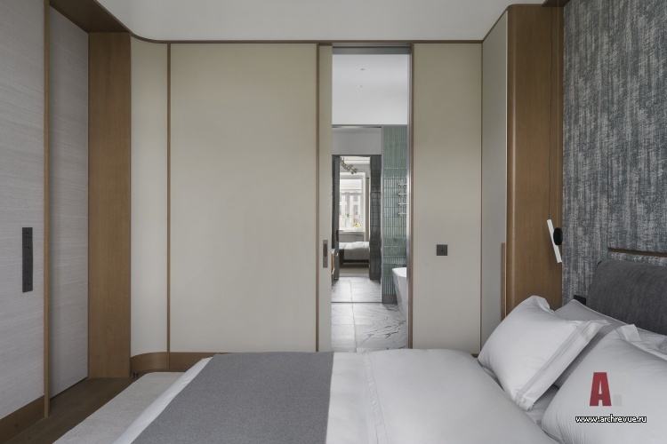 Фото интерьера спальни квартиры в стиле неоклассика 