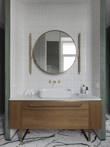 Фото интерьера санузла квартиры в стиле неоклассика 