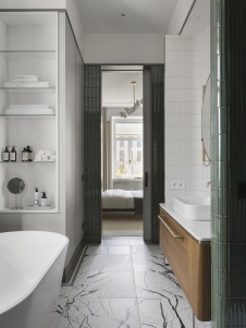 Фото интерьера санузла квартиры в стиле неоклассика