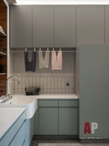 Фото интерьера санузла квартиры в стиле неоклассика