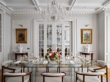 Фото интерьера столовой квартиры в стиле неоклассика