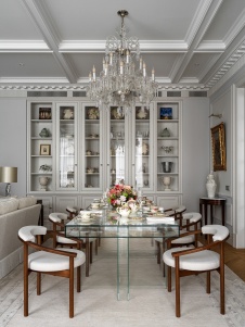 Фото интерьера столовой квартиры в стиле неоклассика