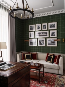 Фото интерьера кабинета квартиры в стиле неоклассика