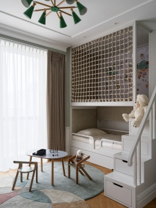 Фото интерьера детской квартиры в стиле неоклассика