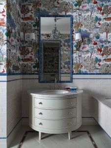 Фото интерьера санузла квартиры в стиле неоклассика