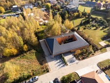 Фото фасада деревянного дома в скандинавском стиле