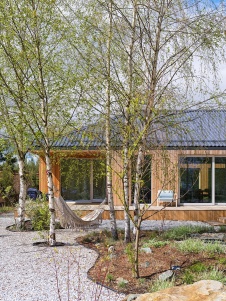 Фото фасада деревянного дома в скандинавском стиле