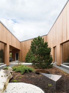 Фото фасада деревянного дома в скандинавском стиле