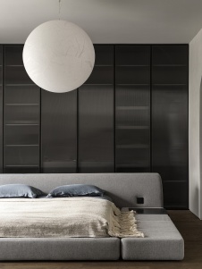 Фото интерьера спальни деревянного дома в скандинавском стиле