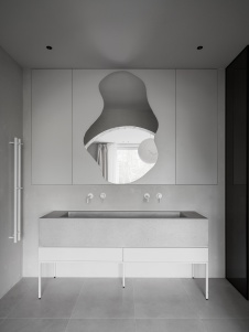 Фото интерьера санузла деревянного дома в скандинавском стиле