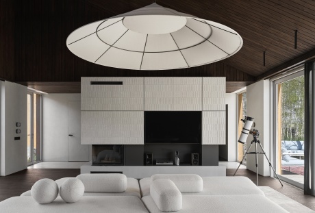 Дом-интроверт на берегу Икшинского водохранилища 