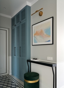 Фото интерьера входной зоны квартиры в стиле неоклассика