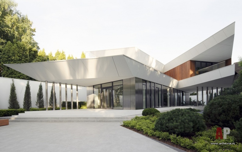 Фото фасада дома в стиле минимализм