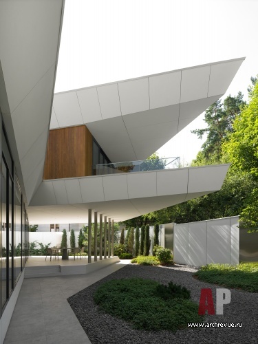 Фото фасада дома в стиле минимализм