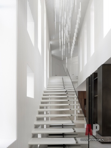 Фото лестницы дома в стиле минимализм