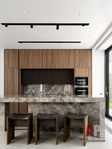 Фото интерьера кухни дома в стиле минимализм