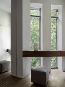 Фото интерьера гардеробной дома в стиле минимализм